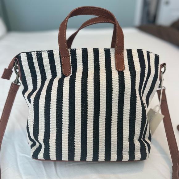 NWT Cream & black striped purse - Picture 1 of 3